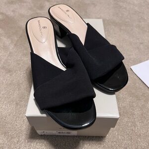 NWT Bandolino Caddie 2 Sandal in Black Fabric Size 7